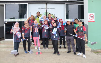 Gotong Royong Membersihkan Pejabat Majlis Daerah Semporna