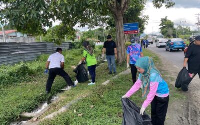 Gotong Royong Perkarangan Pekan Semporna